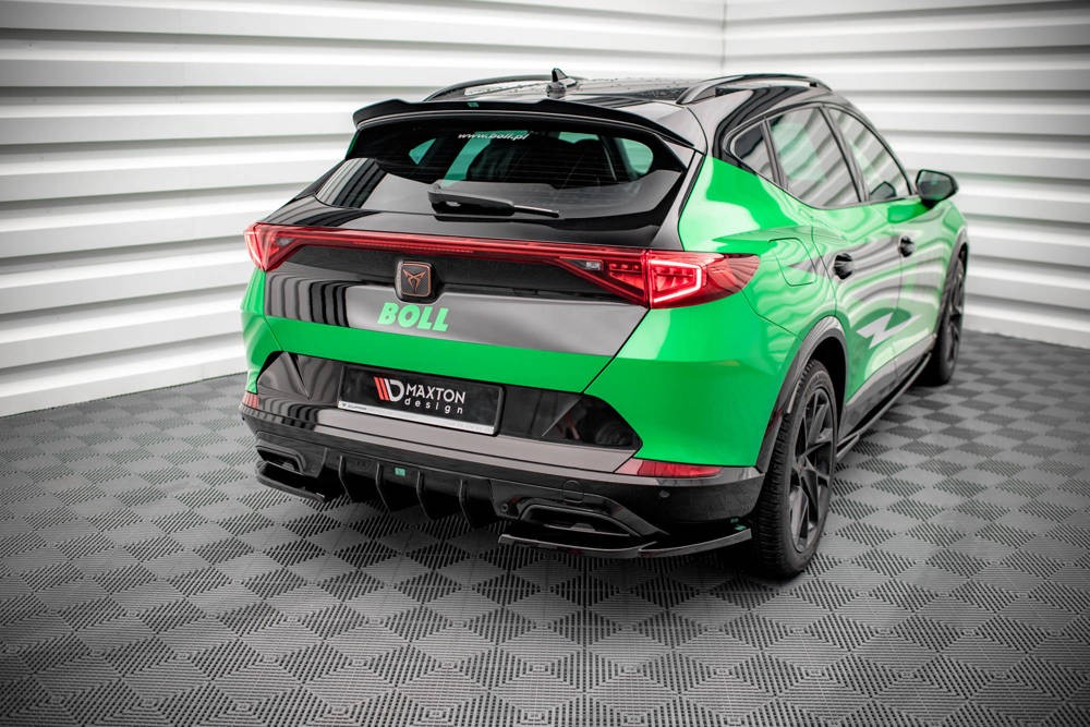 Центральний дифузор на задній бампер Cupra Formentor MK1