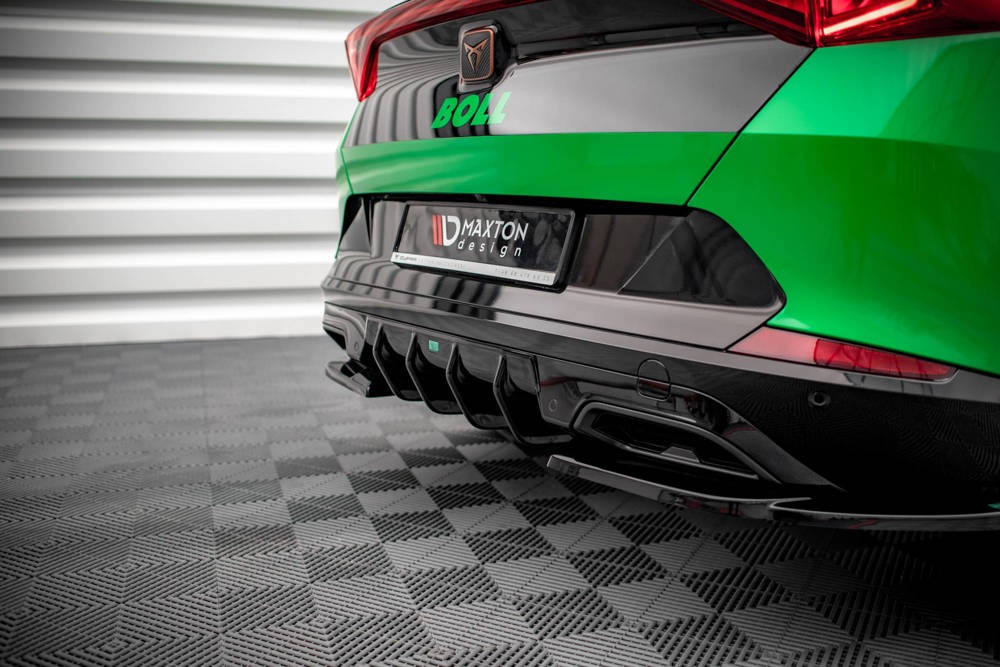 Центральний дифузор на задній бампер Cupra Formentor MK1