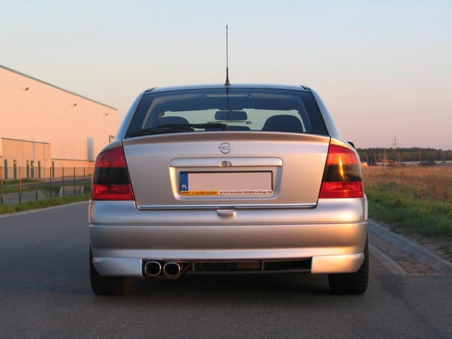 Тюнінгова накладка задня Opel Astra G Hatchback (версія 2)