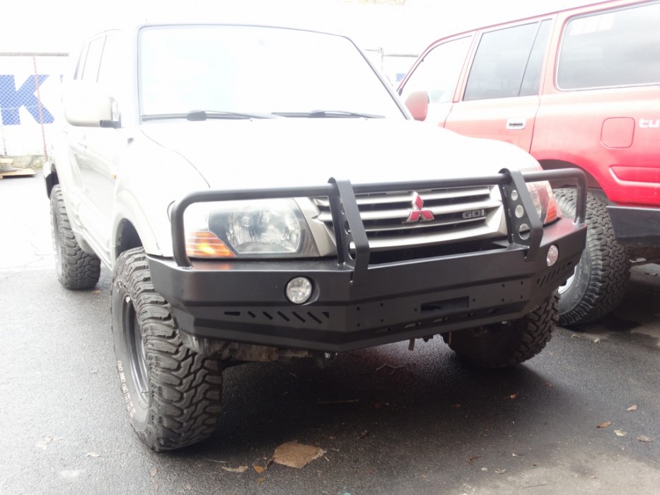 Силовий передній бампер з кенгуртником Mitsubishi Pajero III (1999-2006)