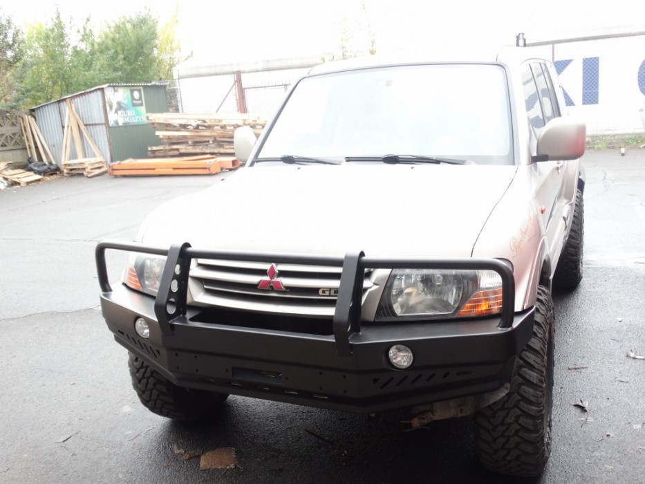 Силовий передній бампер з кенгуртником Mitsubishi Pajero III (1999-2006)