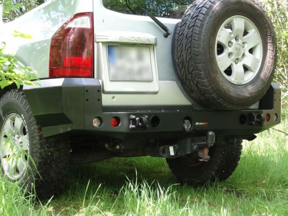 Силовий задній бампер Mitsubishi Pajero III (1999-2006) SWB