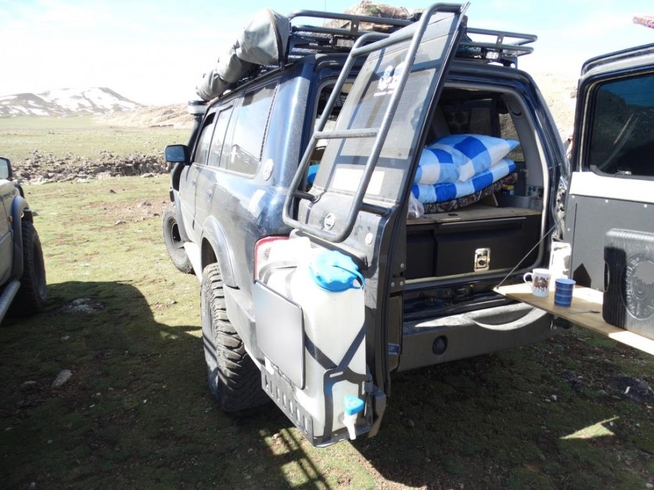 Сходи на задні двері NISSAN PATROL Y61