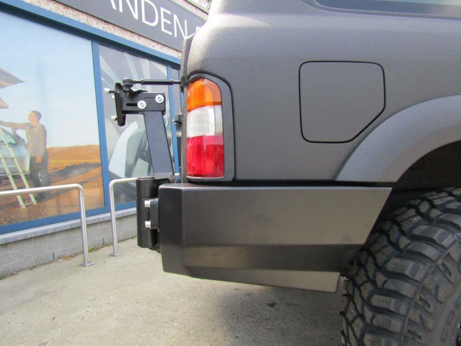 Силовий задній бампер NISSAN PATROL Y61