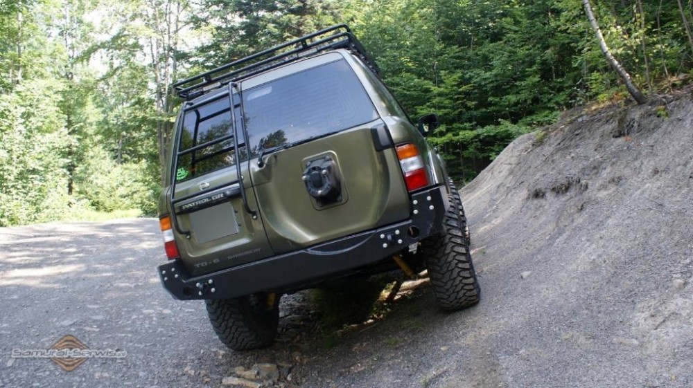 Силовий задній бампер NISSAN PATROL Y61