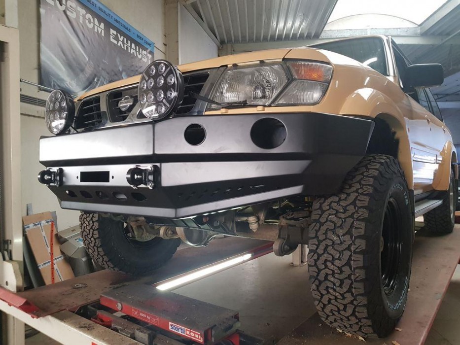 Силовий передній бампер NISSAN PATROL Y61