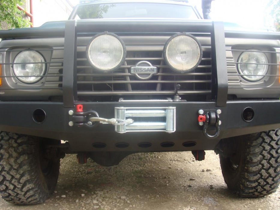 Захисна дуга для бампера без отворів для ПТФ NISSAN PATROL Y60