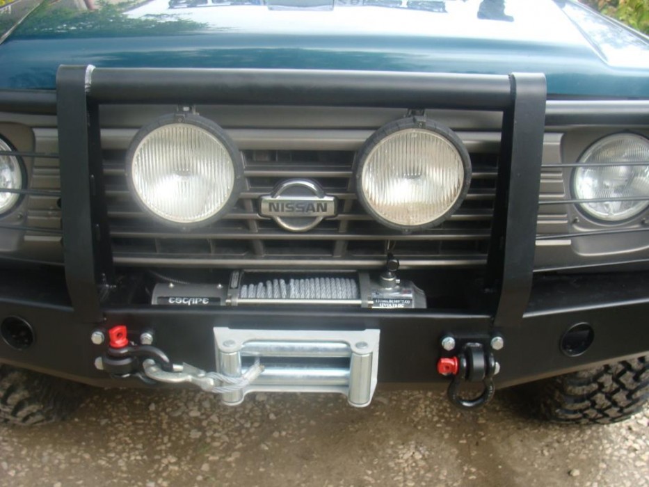 Захисна дуга для бампера без отворів для ПТФ NISSAN PATROL Y60