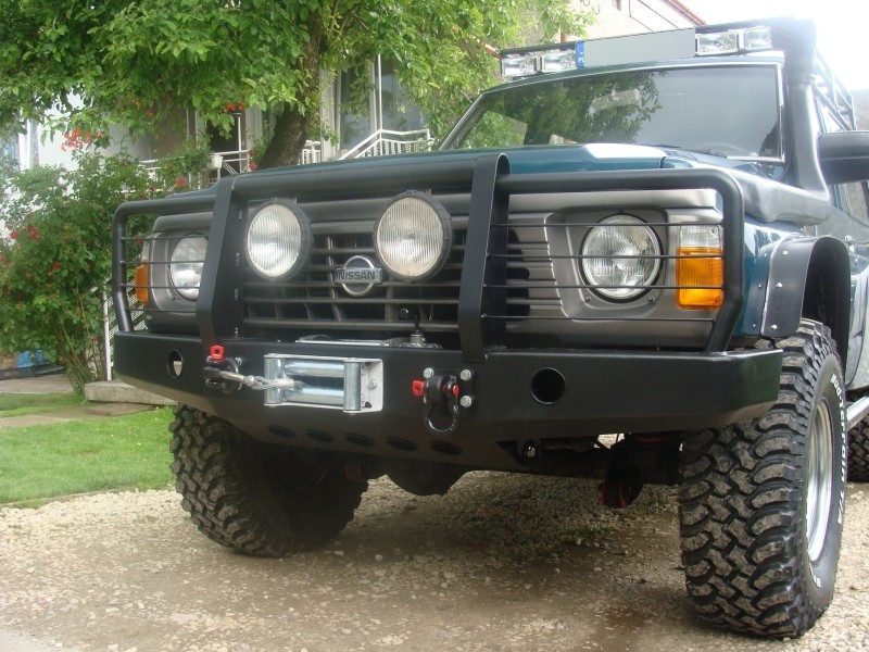 Захисна дуга для бампера без отворів для ПТФ NISSAN PATROL Y60
