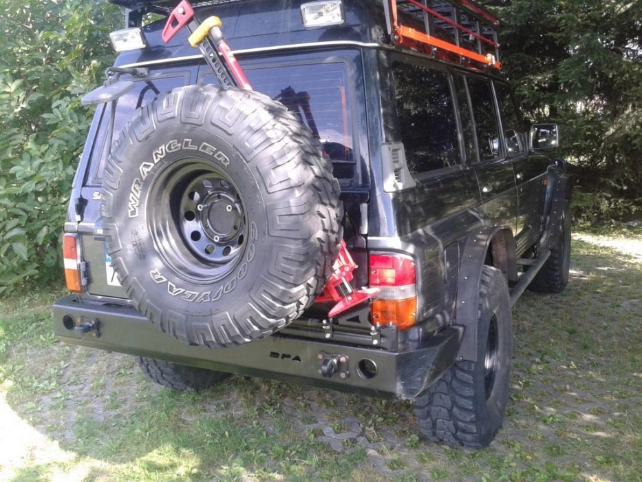 Силовий задній бампер NISSAN PATROL Y60 не вимагає підрізування кузова