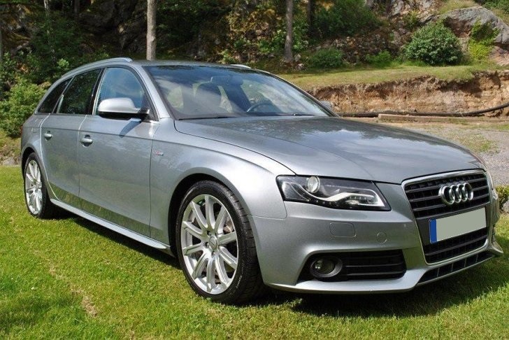 Накладки на пороги Audi A4 B8 стиль S-line