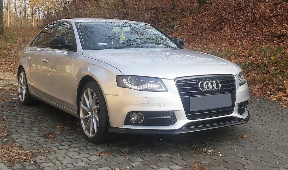 Накладка переднього бампера Audi A4 B8