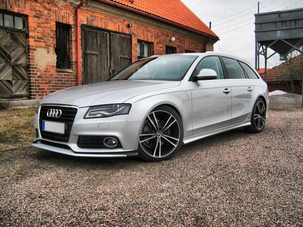 Накладка переднього бампера Audi A4 B8