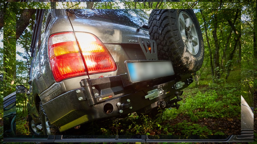 Кріплення каністри Toyota Land Cruiser J100, 105