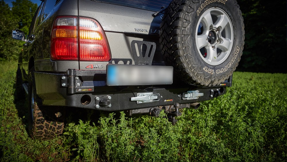 Кріплення каністри Toyota Land Cruiser J100, 105