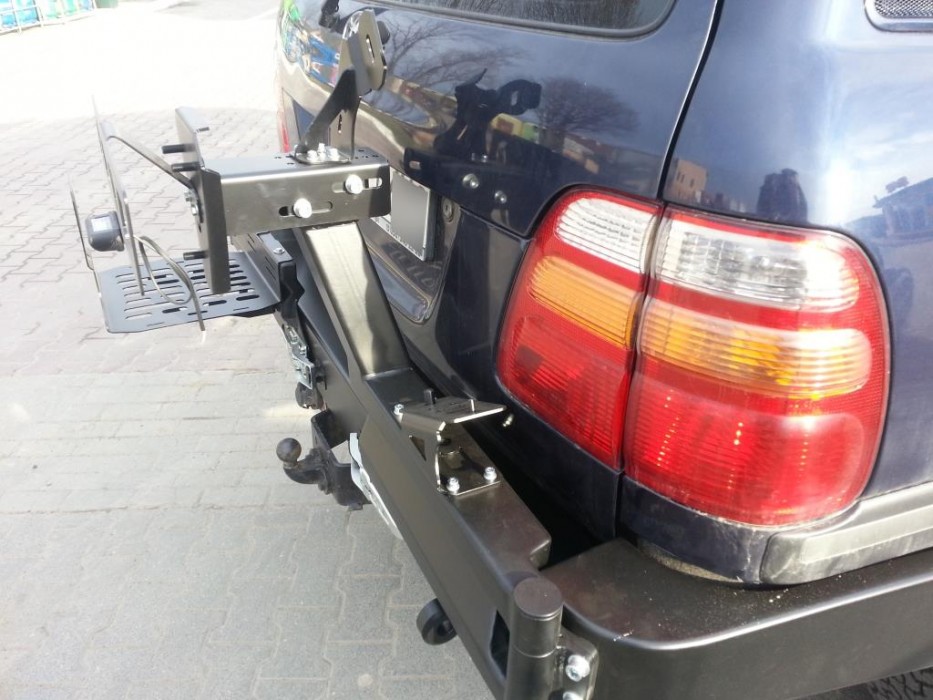 Кріплення запасного колеса Toyota Land Cruiser J100, 105