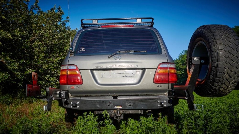 Кріплення запасного колеса Toyota Land Cruiser J100, 105