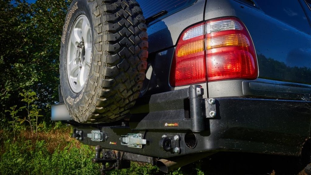 Кріплення запасного колеса Toyota Land Cruiser J100, 105