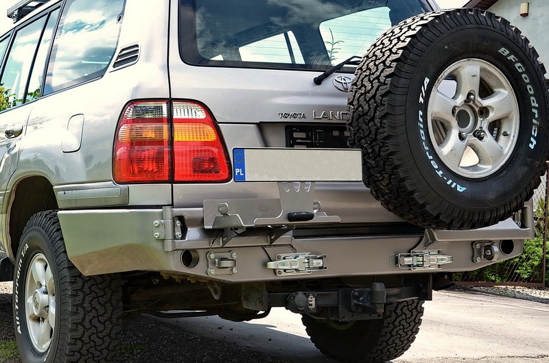 Силовий задній бампер Toyota Land Cruiser J100, 105