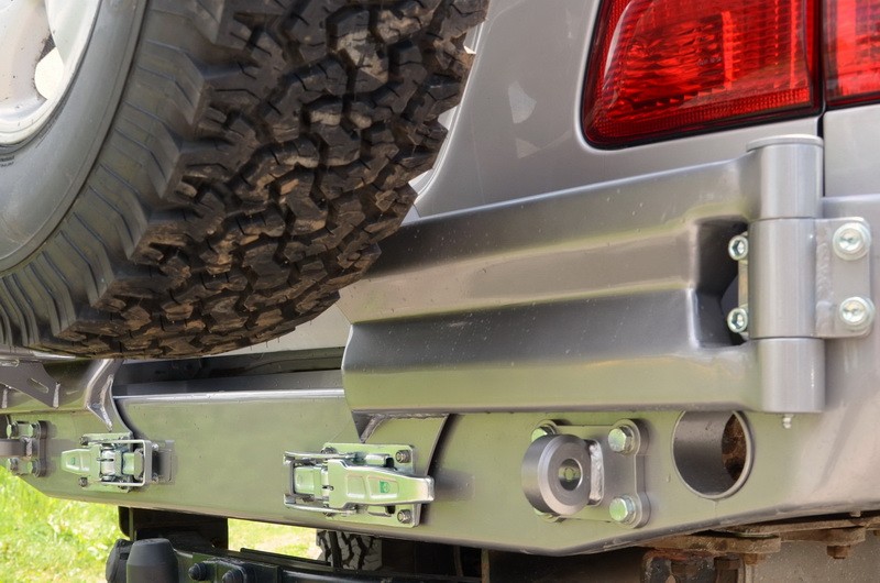 Силовий задній бампер Toyota Land Cruiser J100, 105
