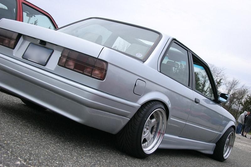 Тюнінгові накладки на пороги BMW E30