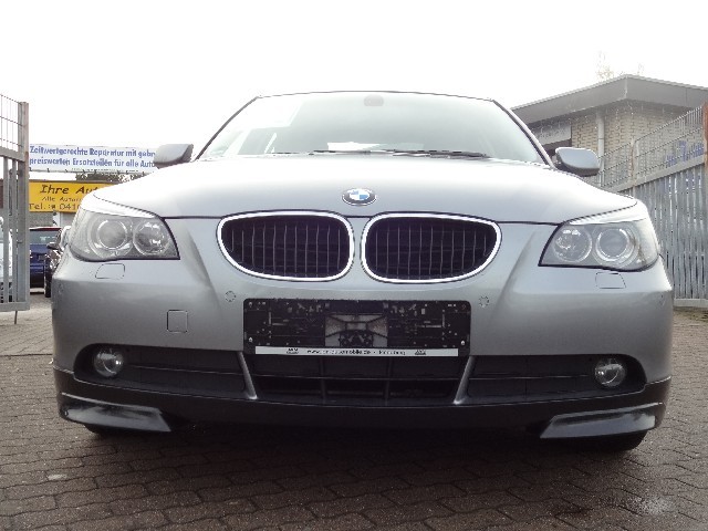 Накладка переднього бампера BMW E60/E61 дорестайл