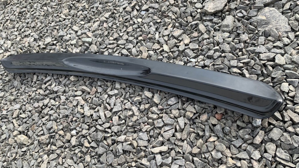 Спойлер козирок кришки багажника VW Passat B5 combi