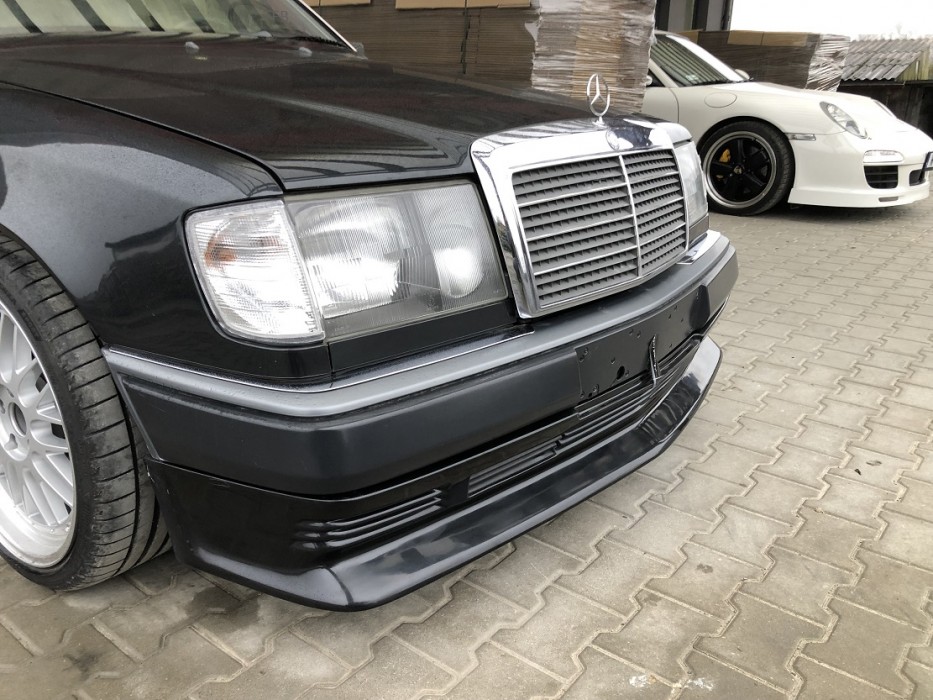 Накладка дифузор переднього бампера Mercedes W124
