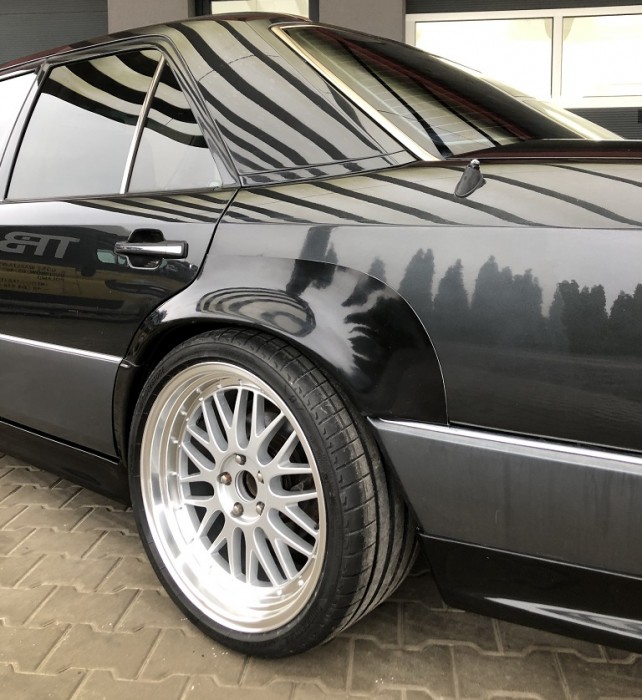 Розширювачі арок Mercedes W124 E500 стиль, задні