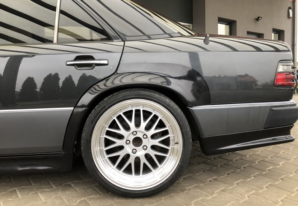 Розширювачі арок Mercedes W124 E500 стиль, задні
