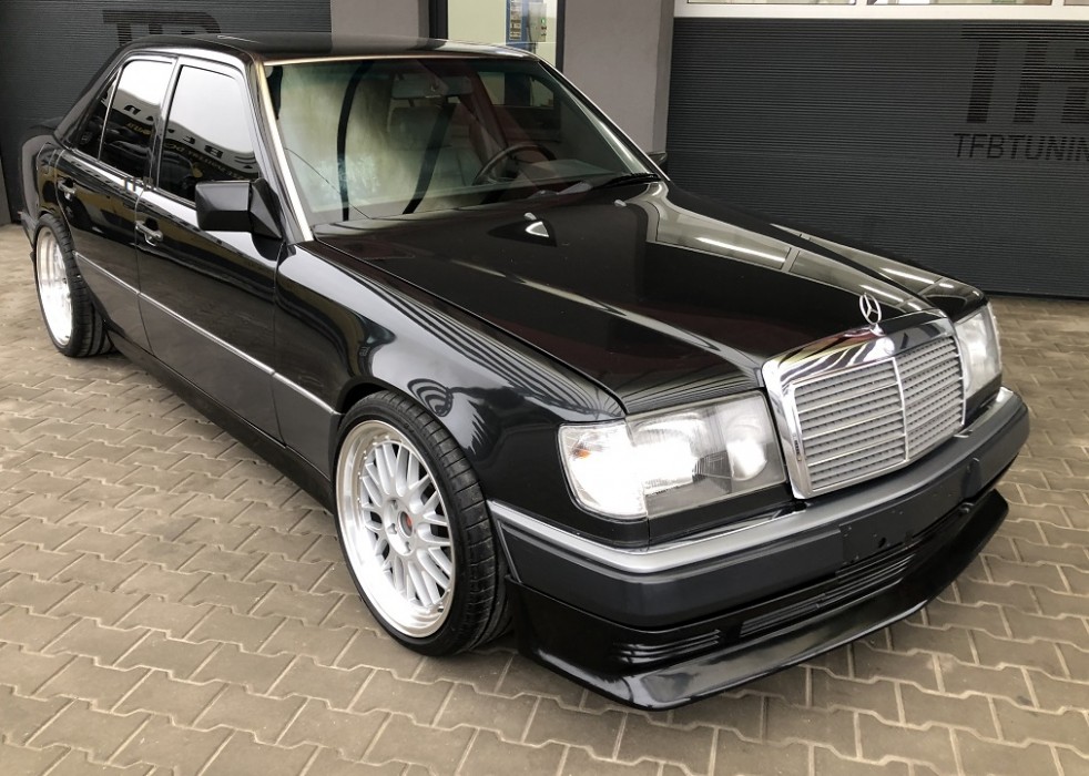 Накладка дифузор переднього бампера Mercedes W124