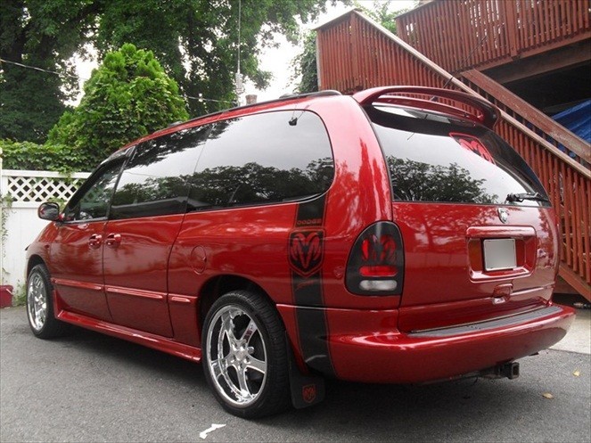 Спойлер багажника Chrysler Voyager / Dodge Caravan
