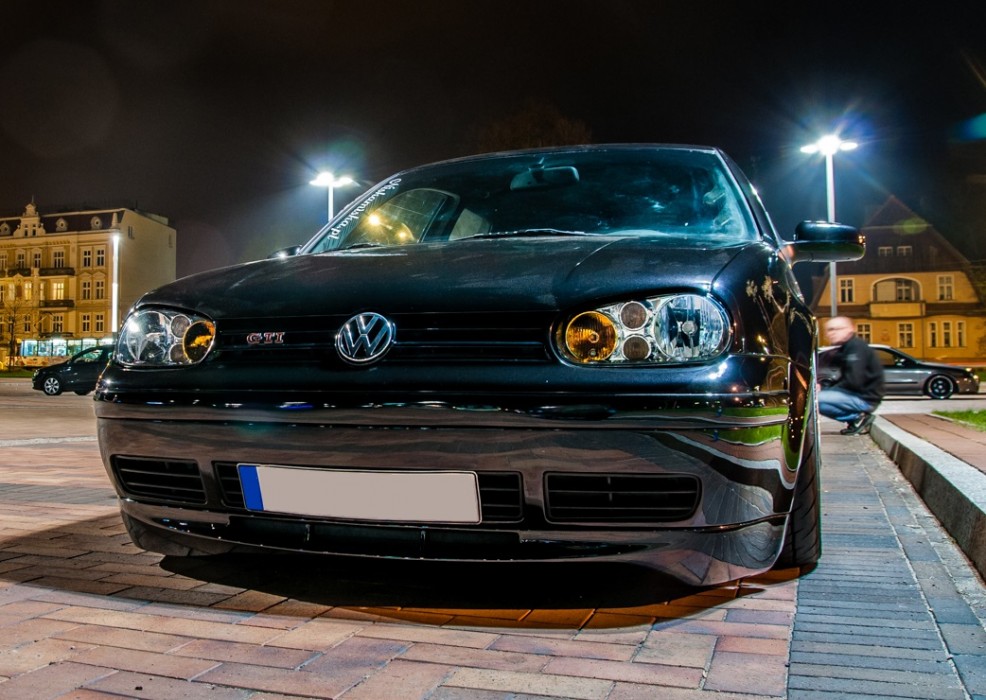 Накладка переднього бампера VW Golf IV у стилі Jubi