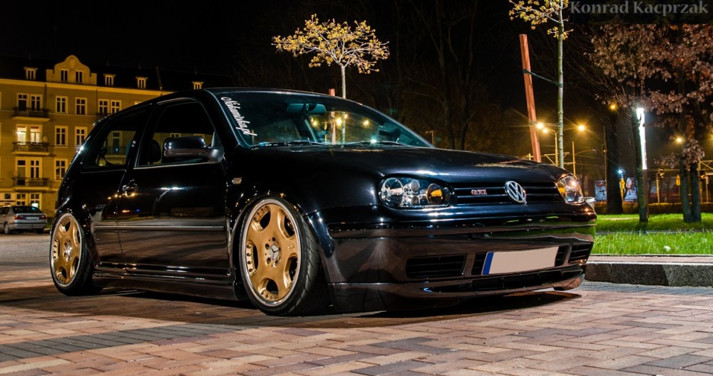 Накладка переднього бампера VW Golf IV у стилі Jubi