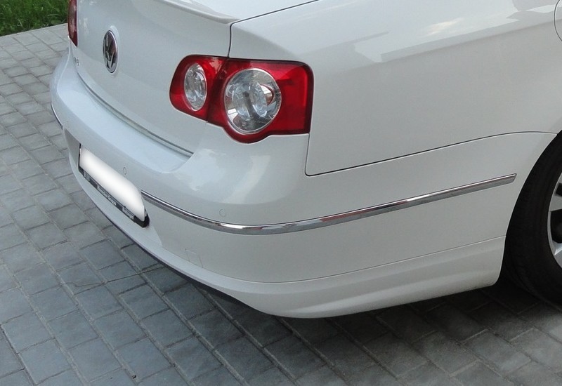 Накладка заднього бампера VW Passat B6 3C sedan стиль R-line