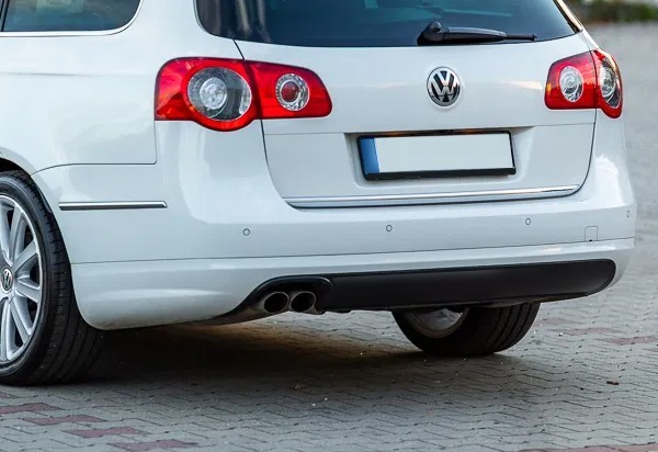 Накладка заднього бампера VW Passat B6 3C combi у стилі R-line
