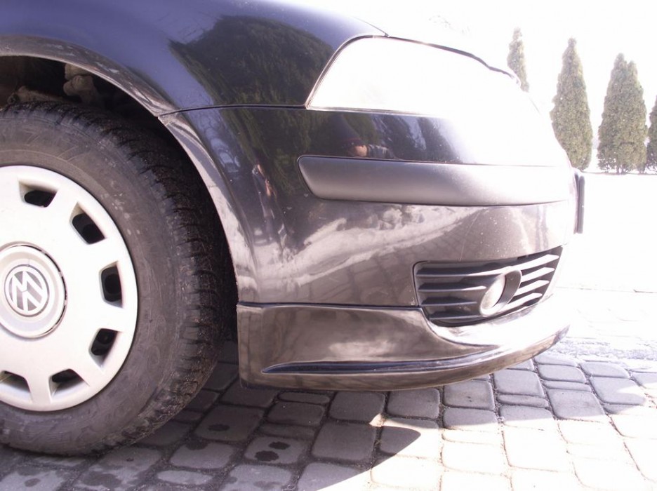 Накладки на передній бампер VW Passat B5 (2000-2005) післярестайл