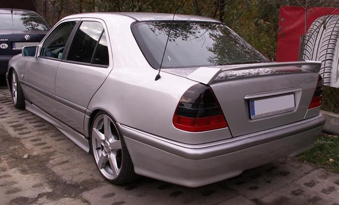 Спойлер кришки багажника Mercedes C-класу W202