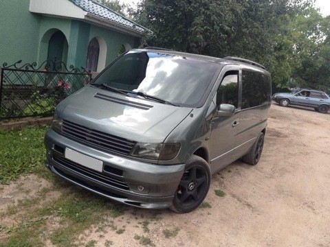 Тюнінгова накладка переднього бампера Mercedes Vito W638
