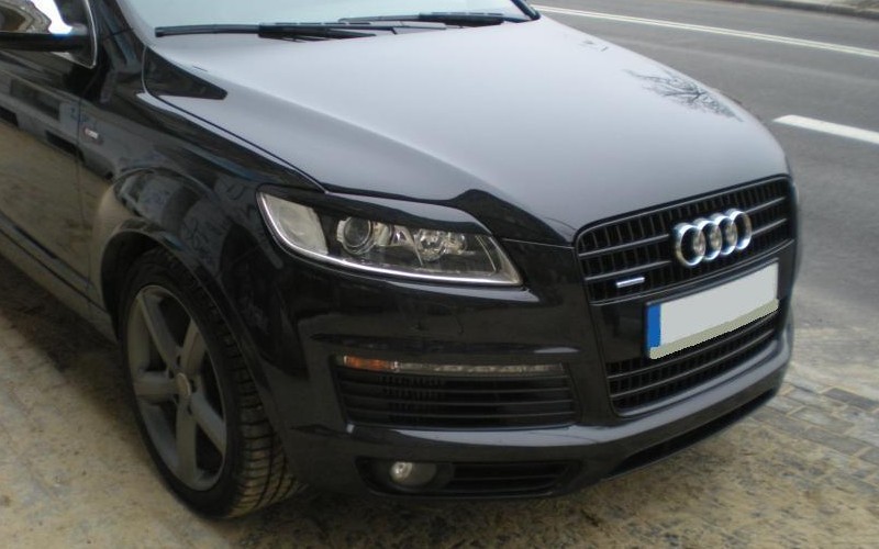 Накладки на передні фари Audi Q7