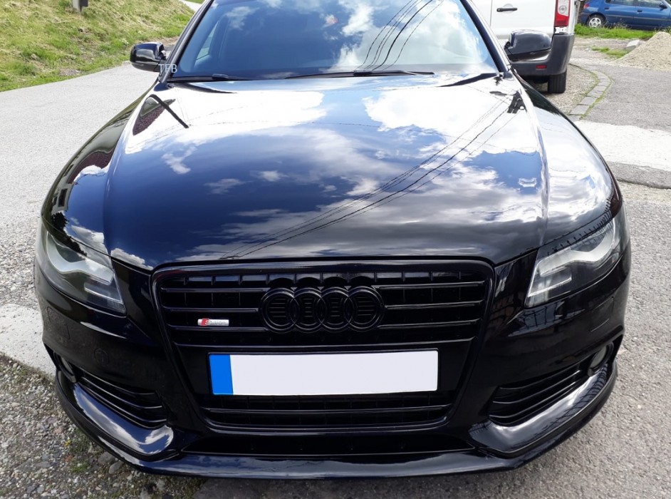 Накладка переднього бампера Audi A4 B8