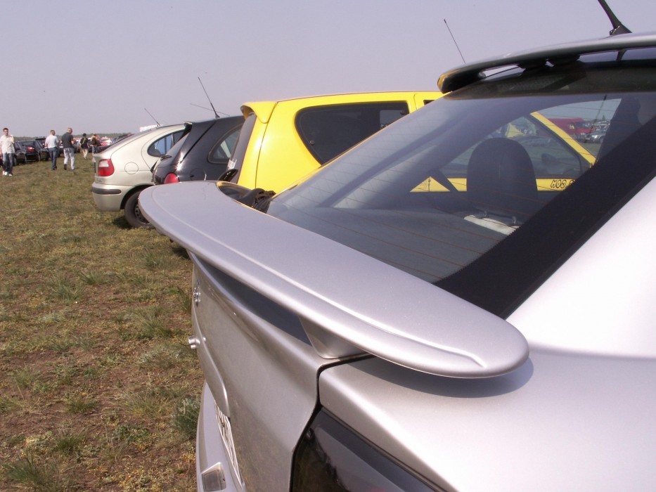 Спойлер багажника Opel Astra G Hatchback низький