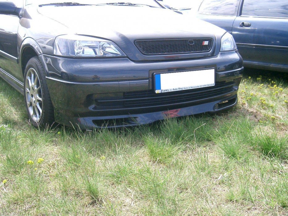 Накладка переднього бампера Opel Astra G (версія 2)