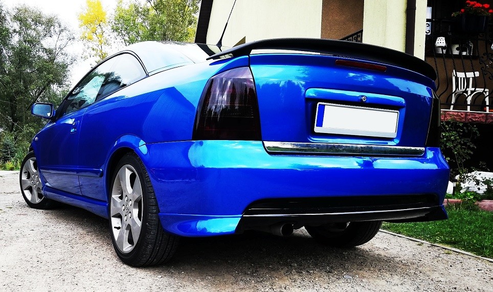 Накладки куточки заднього бампера Opel Astra G Coupe / Cabrio