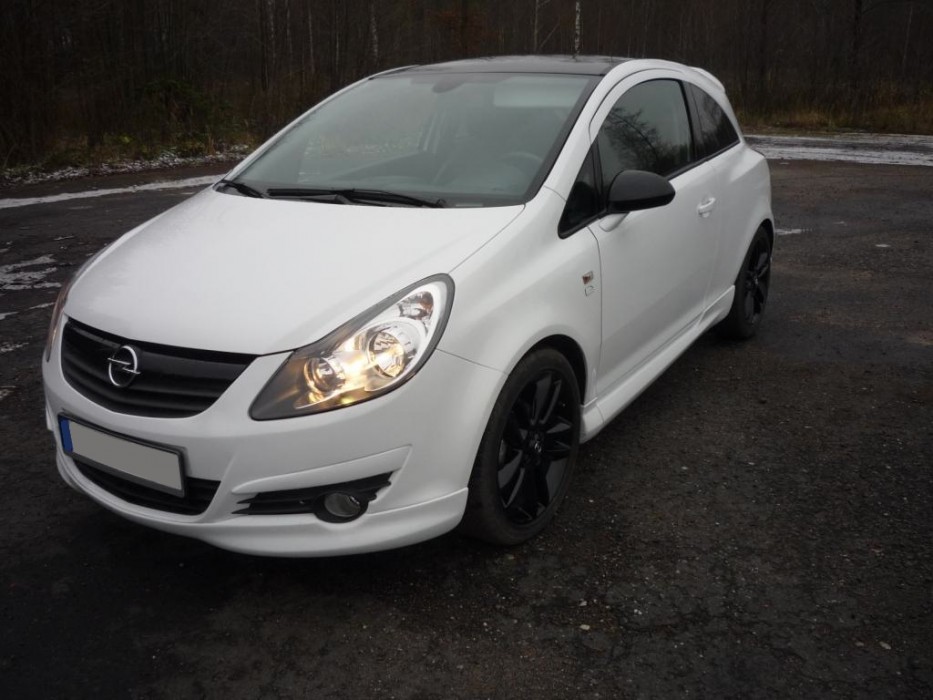 Накладка переднього бампера Opel Corsa D стиль OPC