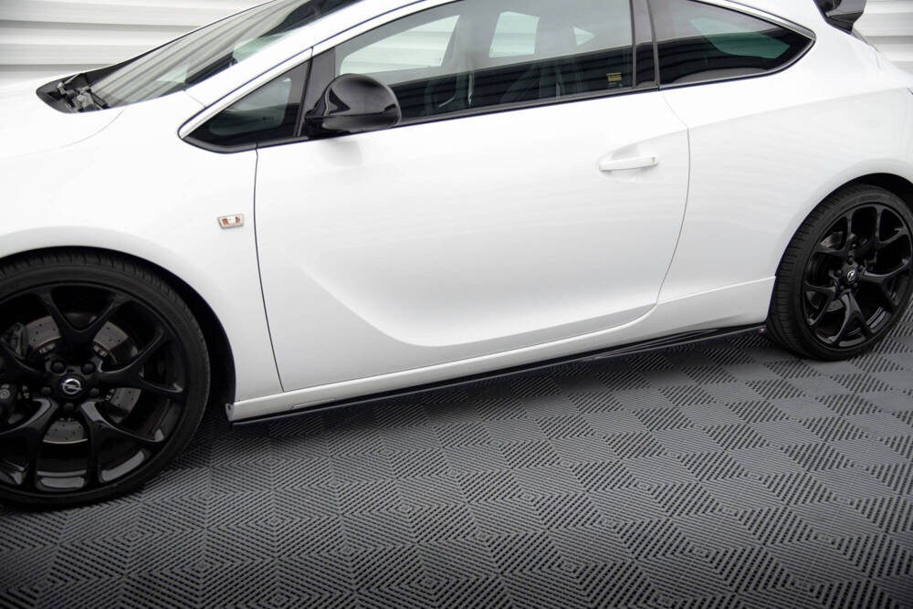 Тюнінгові лістви (накладки) під бічні пороги Opel Astra J OPC / VXR