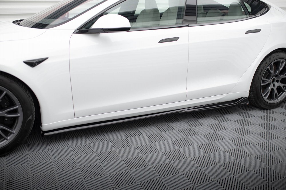 Нижні дифузори (лістви) на пороги Tesla Model S Plaid Mk1 рестайл вер. 1