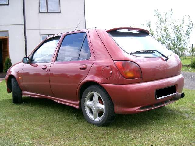 Спойлер кришки багажника Ford Fiesta IV (1995-2002)