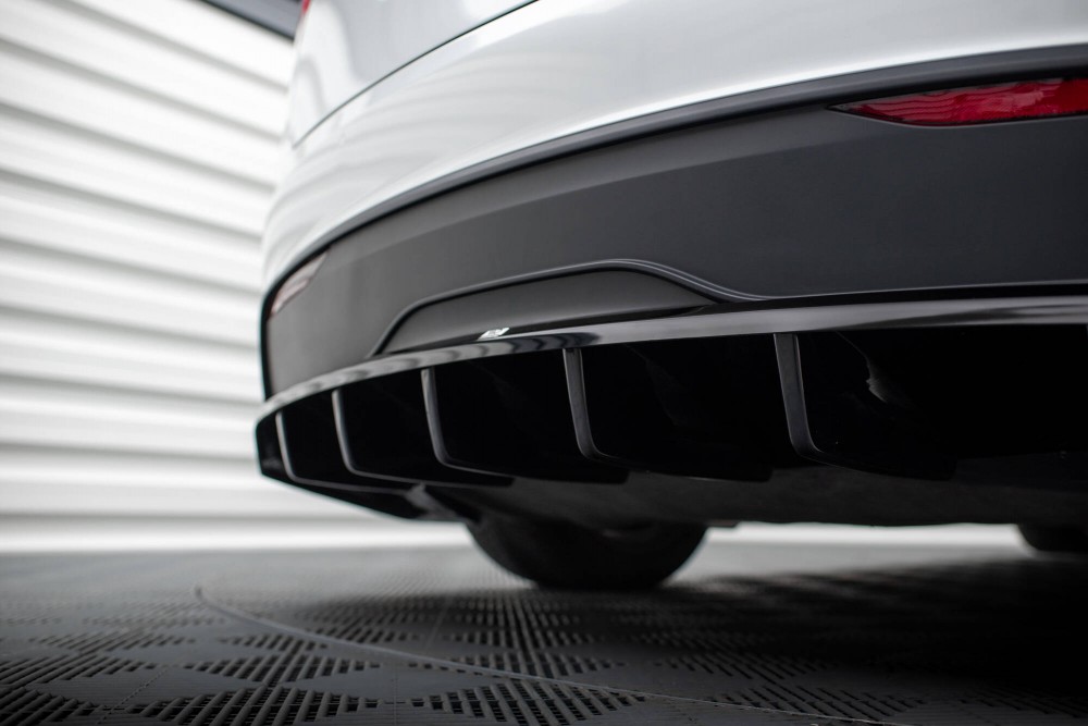 Тюнінговий дифузор (накладка) на задній бампер Tesla Model X Mk1 рестайл