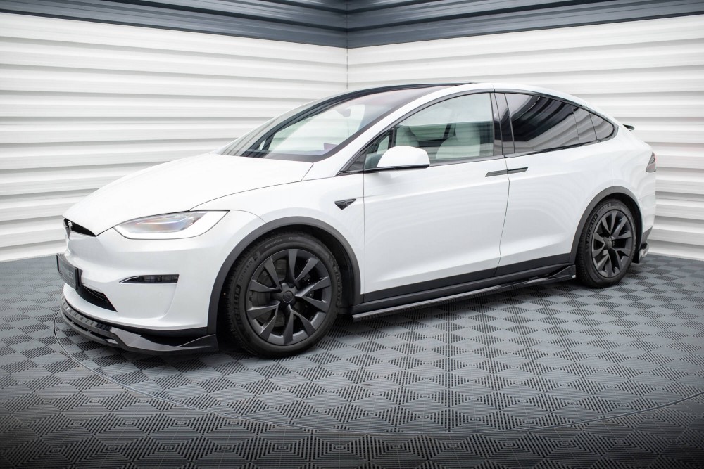 Нижні тюнінг накладки (лістви) на пороги Tesla Model X Mk1 рестайл